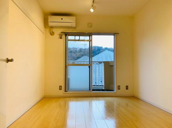 稲城市百村のマンション