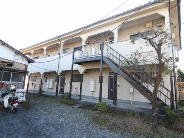 稲城市東長沼のアパート