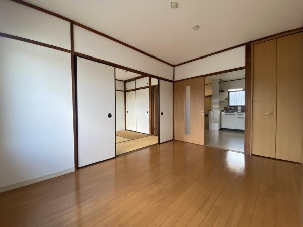 稲城市東長沼のマンション