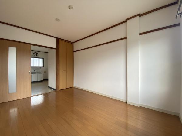稲城市東長沼のマンション