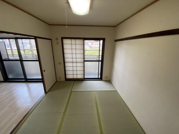 稲城市東長沼のマンション