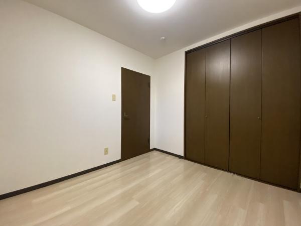 稲城市東長沼のマンション