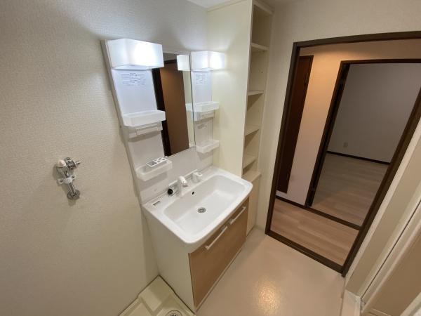 稲城市東長沼のマンション