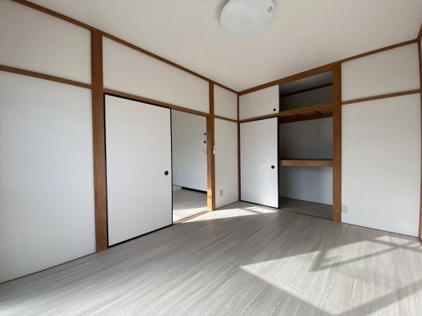 稲城市東長沼のアパート
