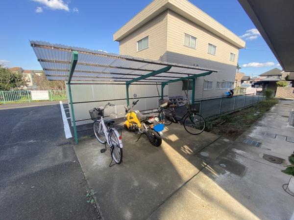 稲城市東長沼のアパート