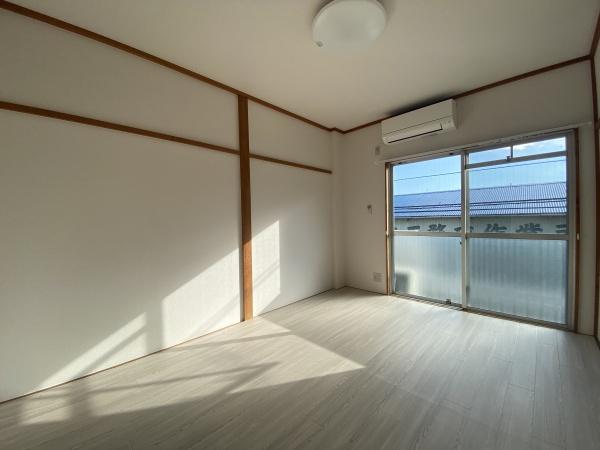 稲城市東長沼のアパート