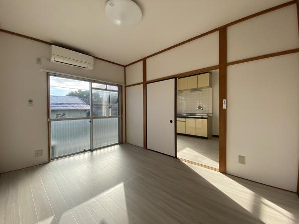 稲城市東長沼のアパート