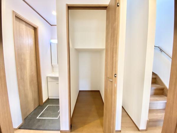 稲城市東長沼の貸家