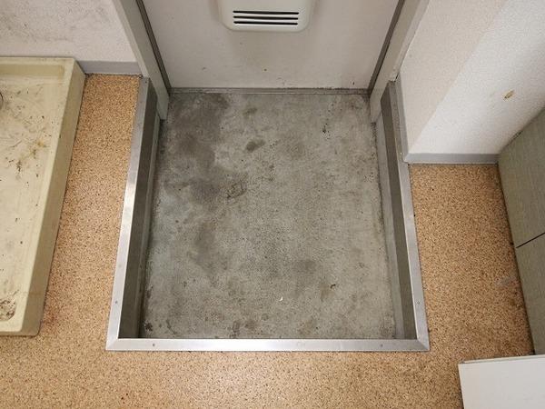 稲城市東長沼のアパート