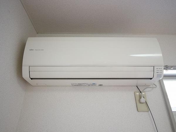 稲城市東長沼のアパート