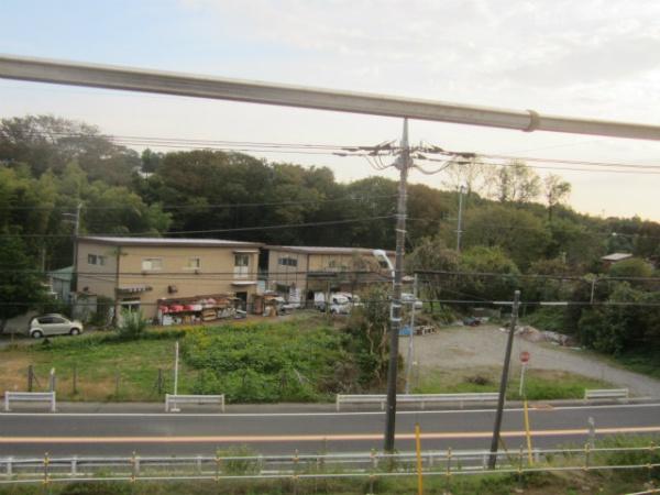 稲城市坂浜のアパート