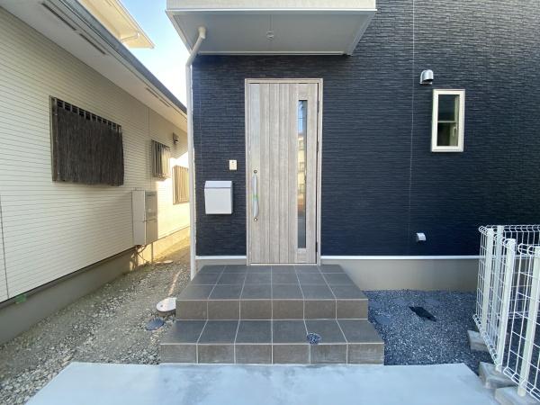 稲城市東長沼の貸家