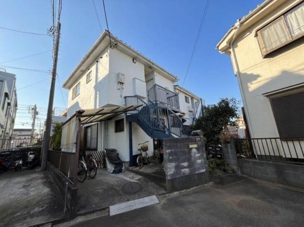 稲城市東長沼のアパート