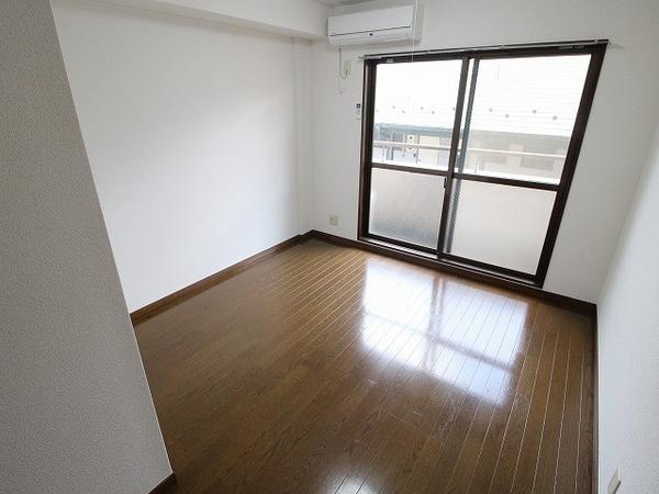 稲城市百村のマンション