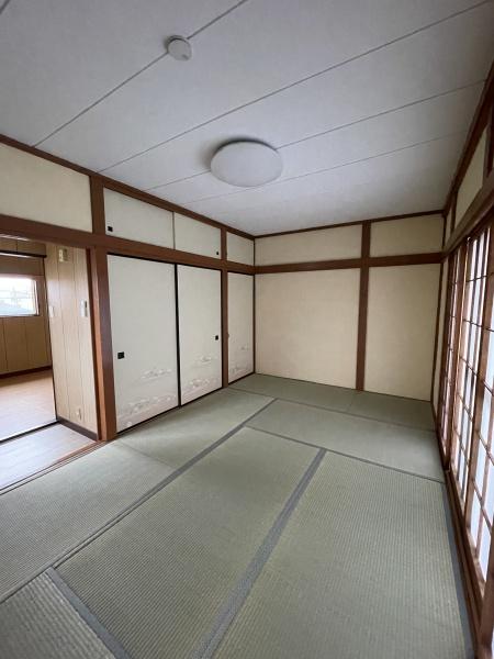 稲城市東長沼のテラスハウス