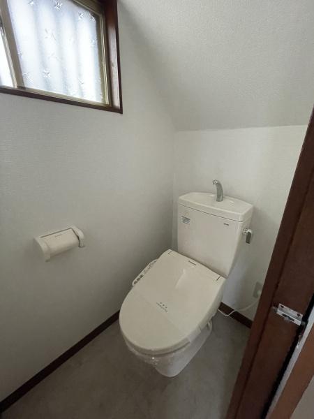 稲城市東長沼のテラスハウス