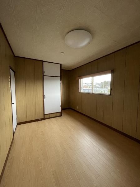 稲城市東長沼のテラスハウス
