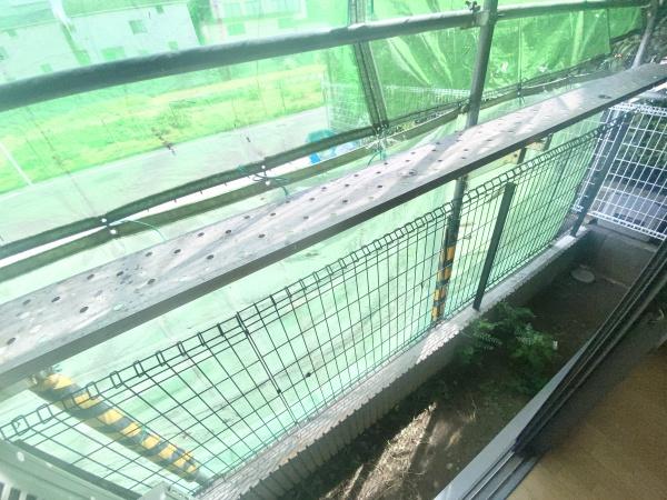 稲城市東長沼のアパート