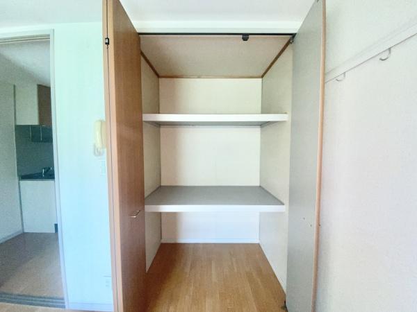 稲城市東長沼のアパート