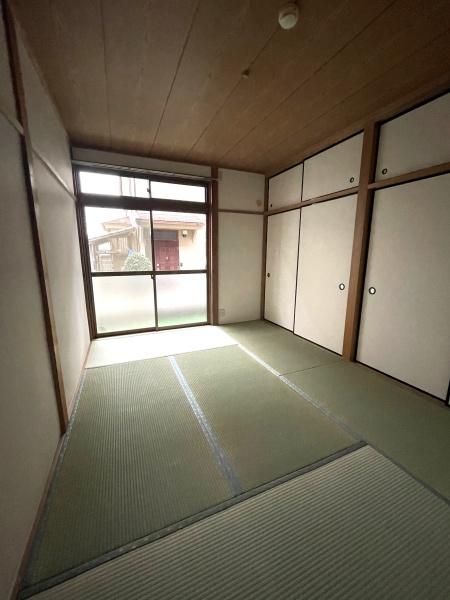 稲城市東長沼のアパート