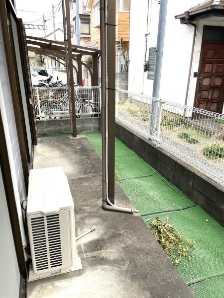 稲城市東長沼のアパート