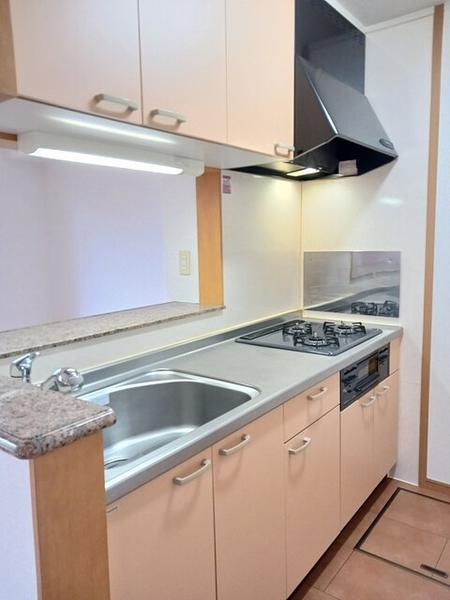 稲城市百村のアパート