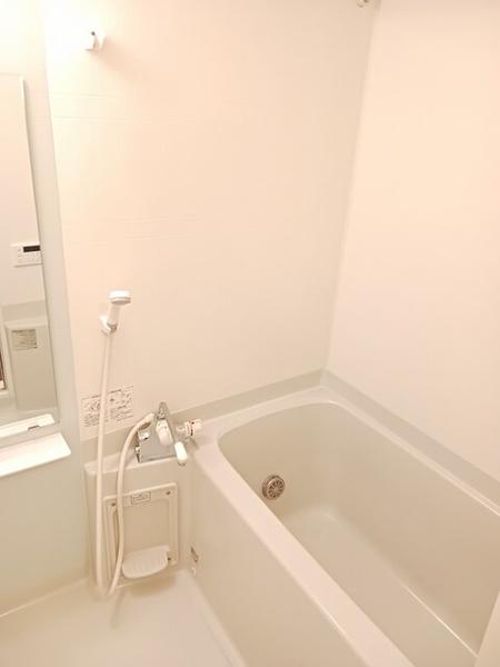 稲城市百村のアパート