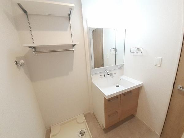 稲城市百村のアパート