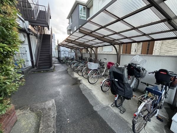 稲城市東長沼のマンション
