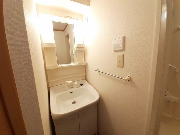稲城市矢野口のアパート