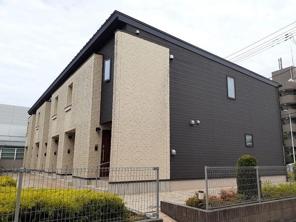 稲城市東長沼のアパート