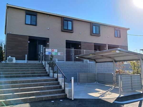 稲城市東長沼のアパート