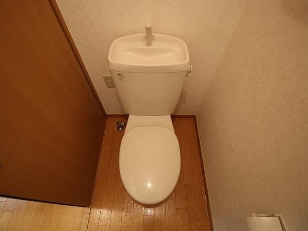 稲城市百村のアパート