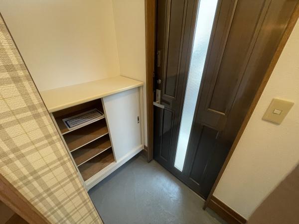 稲城市東長沼のテラスハウス