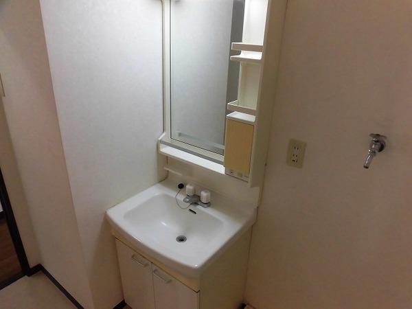 稲城市百村のマンション