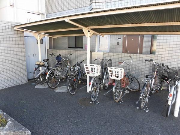 稲城市百村のマンション