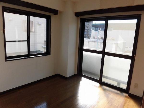 稲城市百村のマンション