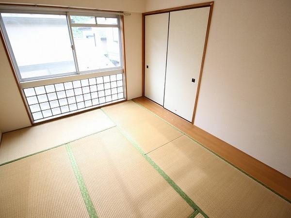 稲城市百村のマンション