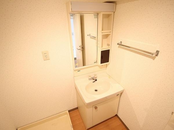 稲城市百村のマンション