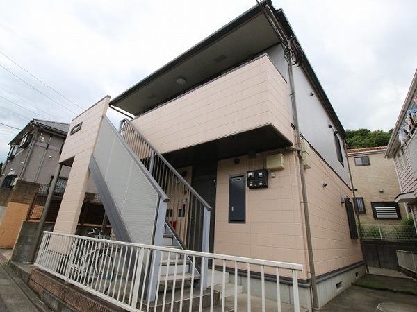 稲城市百村のアパート
