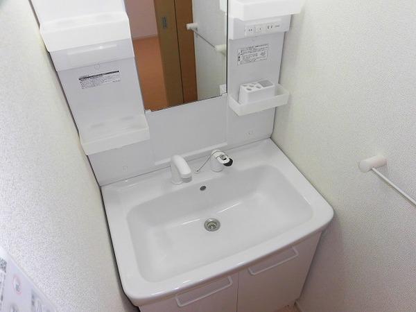 稲城市押立のアパート
