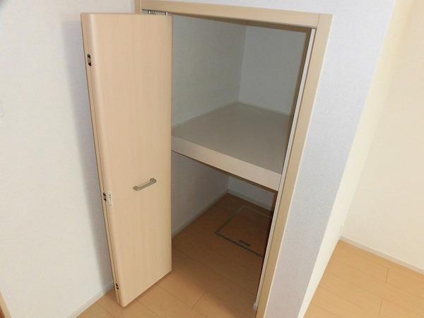 稲城市押立のアパート