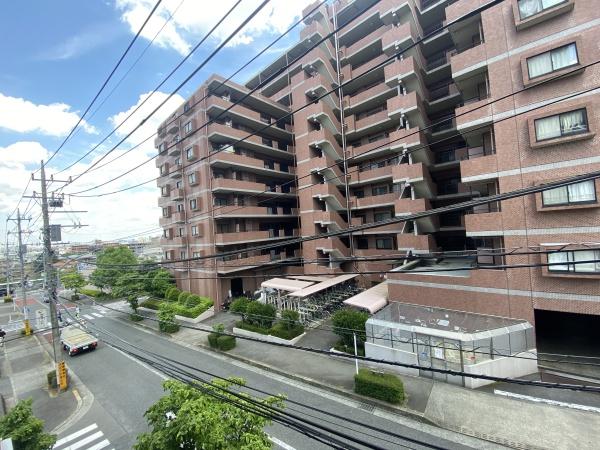 稲城市東長沼のマンション