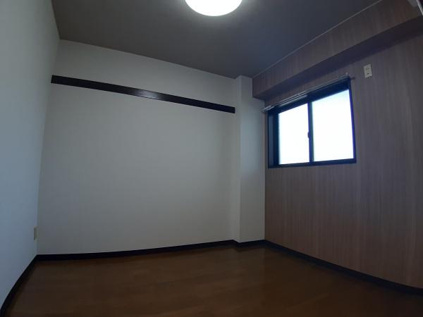 稲城市百村のマンション