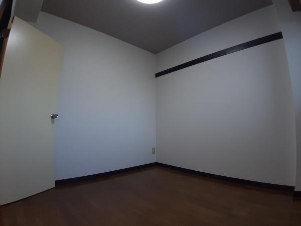 稲城市百村のマンション