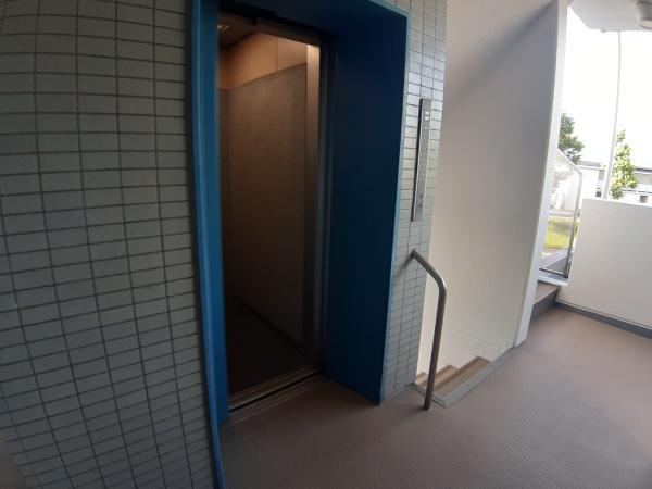 稲城市百村のマンション