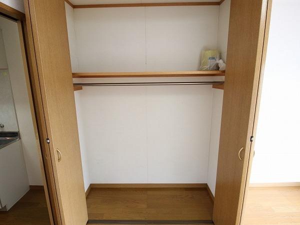 稲城市百村のアパート