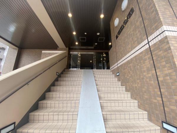 稲城市東長沼のマンション