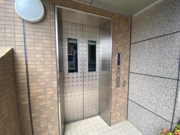 稲城市東長沼のマンション