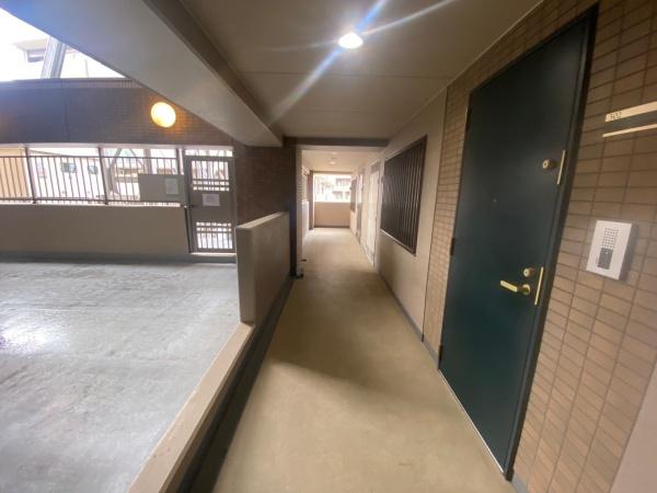 稲城市東長沼のマンション